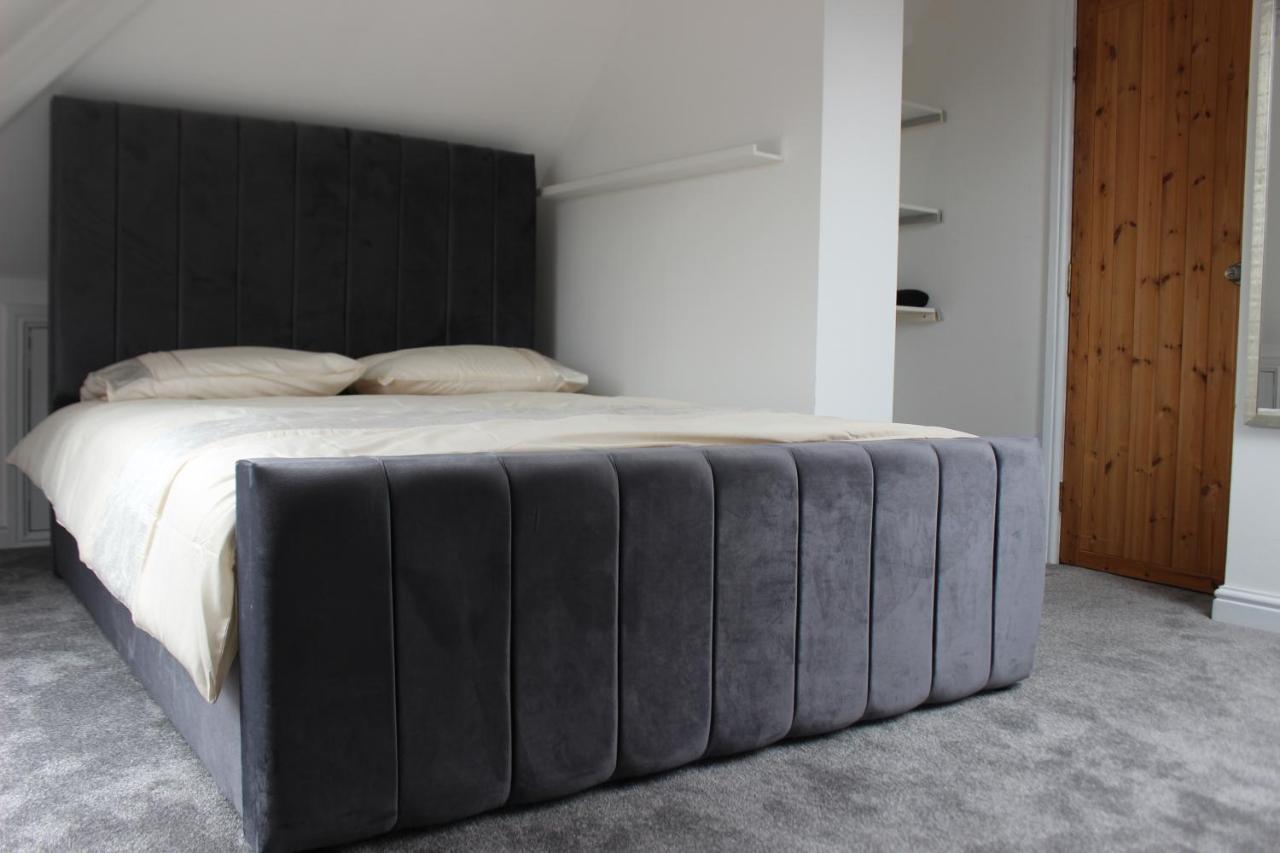 Modern Spacious House - Sleeps 16, Free Parking, Sun Terrace Nuneaton Exterior photo